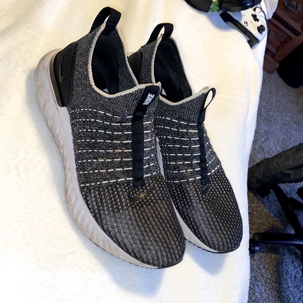 Good condition, worn like 10 times. Super comfortable.